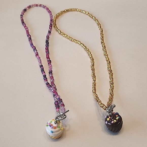 Cupcake Necklaces Beaded White and Chocolate - Picture 1 of 4